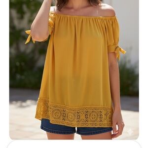 Lulu's Mustard Off-Shoulder Blouse with Lace Hem size xs